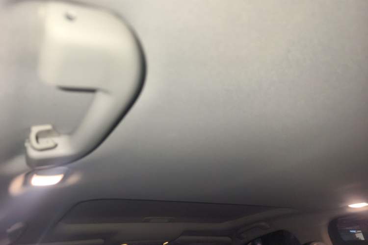 Used Infiniti Q50L 2018 2.0T Enjoyment Version China VI Standard Headliner