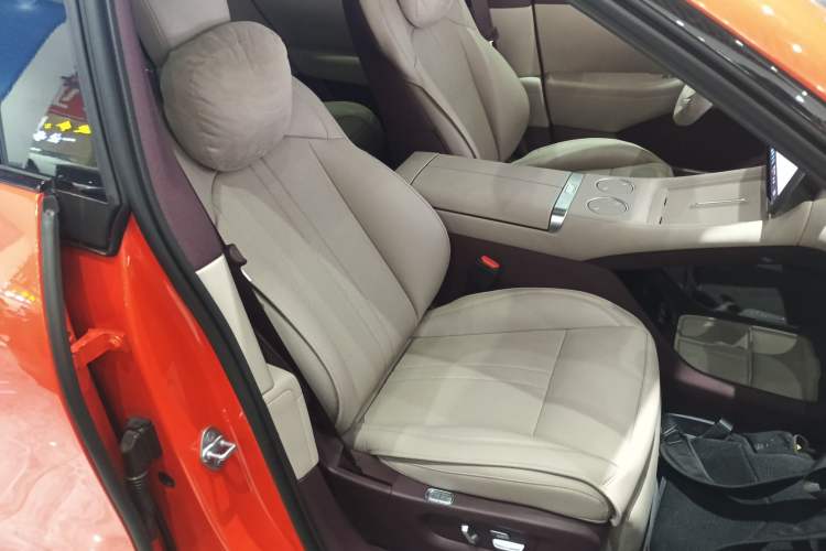 Used Xiaomi Auto YU7 2025 Ultra-Long Range Rear-Wheel Drive Version Right Front Seat