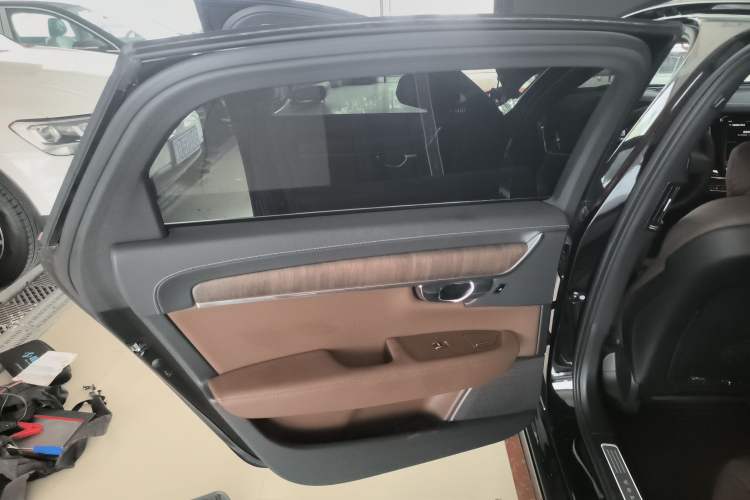 Used Volvo S90 2024 B5 Zhiyuan Luxury Edition
