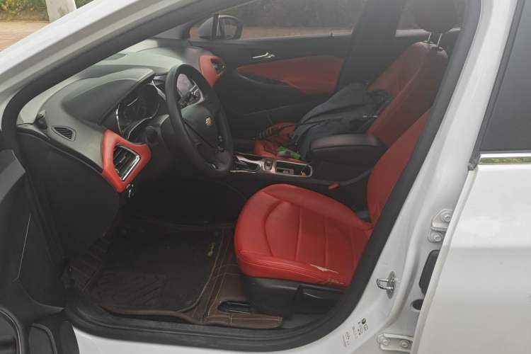 Used Chevrolet Cruze 2017 1.5L Automatic Pioneer Sunroof Edition Left Front Seat