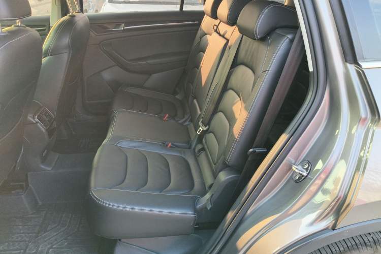 Used Skoda Kodiaq 2019 TSI330 7-Seater Two-Wheel-Drive Luxury Enjoyment Edition China V Emission Standard
