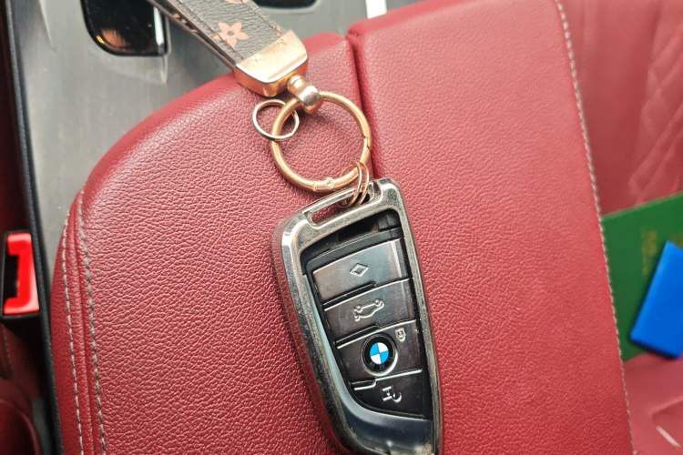 Used BMW 5 Series 2023 530Li Luxury Edition M Sport Package Vehicle Key
