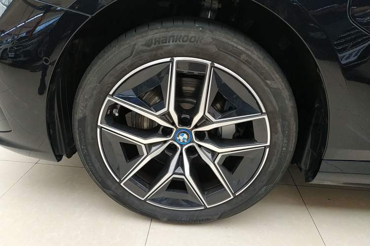Used BMW i5 2024 eDrive 35L Luxury Package
