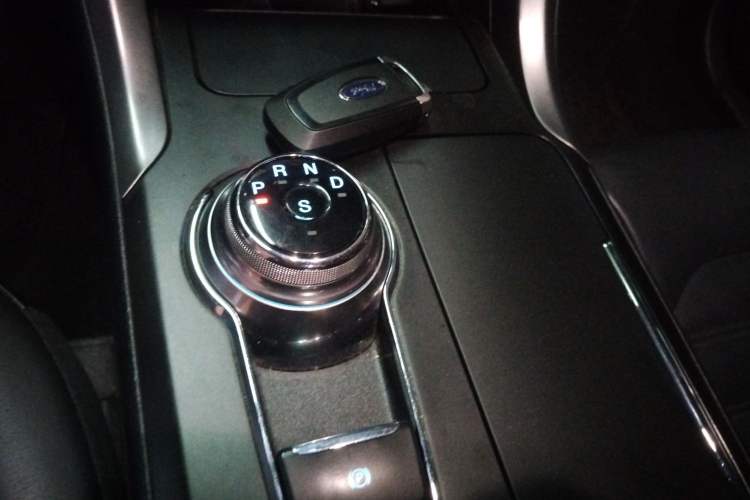 Used Ford Mondeo 2017 EcoBoost 180 Stylish Model Gear Lever