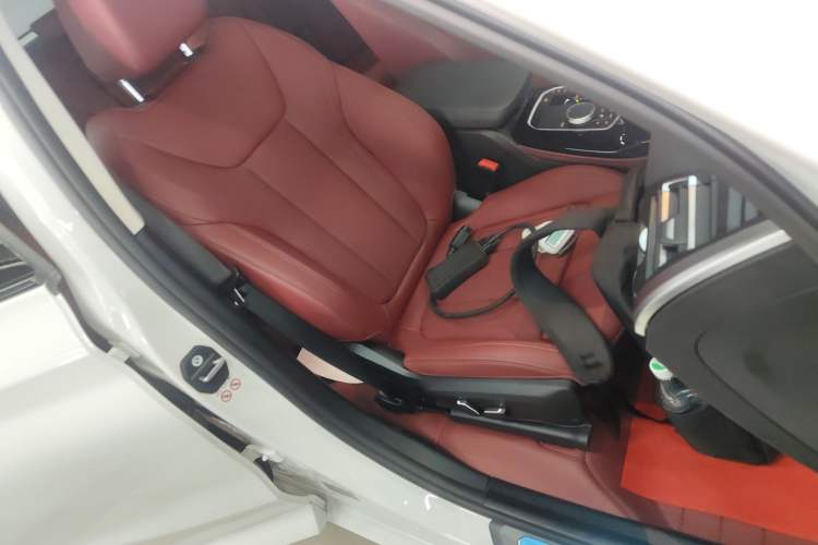 Used BMW X4 2022 xDrive 25i M Sport Package Right Front Seat