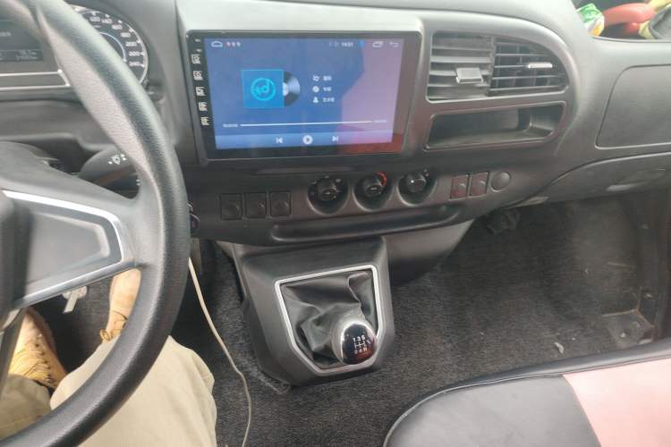 Used JMC Transit 2019 2.8T Commercial Version Short Wheelbase Mid-Roof 6-Seater China VI JX493