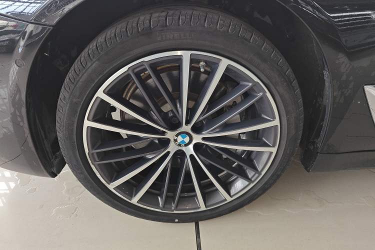 Used BMW 5 Series 2022 Second Facelift 530Li Leading Edition M Sport Package
