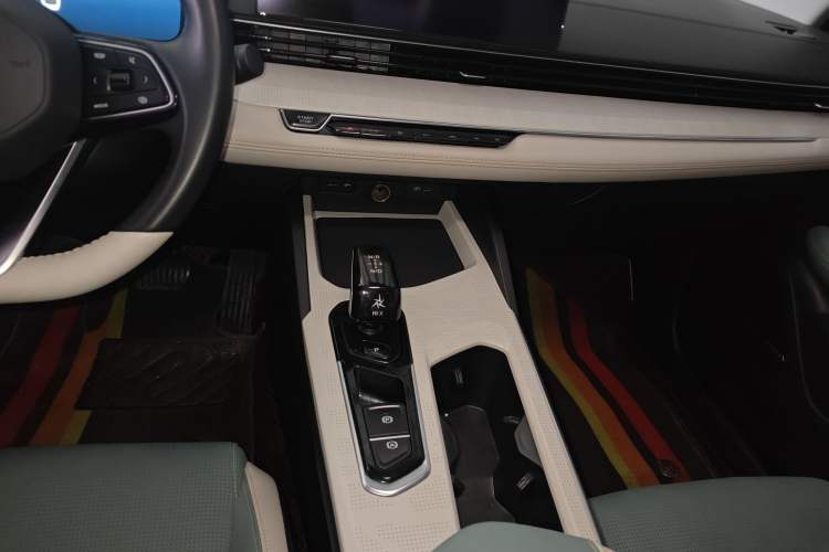 Used Geely Auto Emgrand L HiP 2022 1.5TD-DHT Pro 100KM Super Rui
