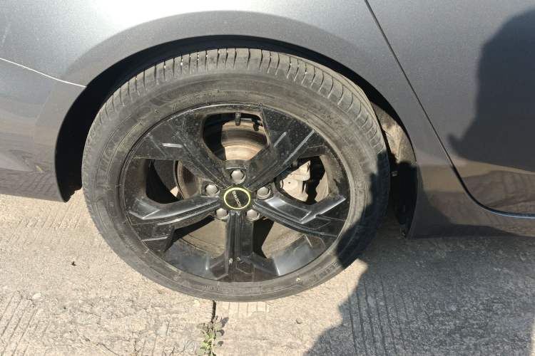 Used Roewe i6 MAX 2020 300TGI Automatic Cool & Stylish Skyroof Edition