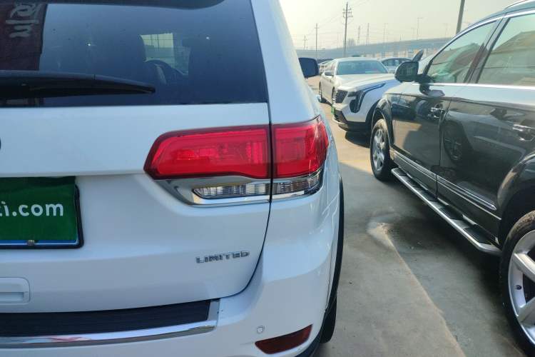 Used Jeep Grand Cherokee (Import) 2015 3.0L Elite Navigation Edition