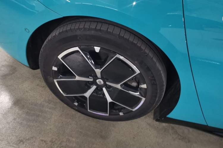 Used Xiaomi Auto SU7 2024 Rear-Drive Long-Range Intelligent Driving Version