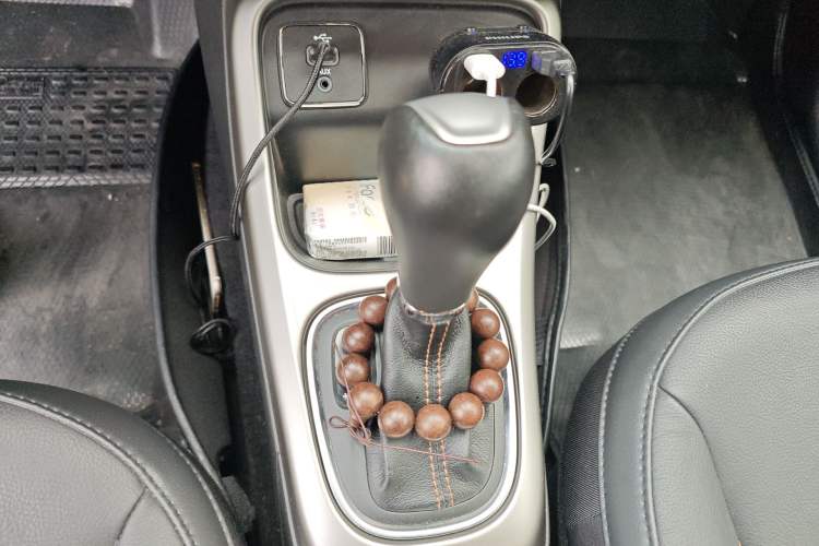 Used Jeep Compass 2017 200T Automatic Family Edition Gear Lever