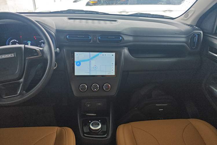 Used Dongfeng Fengon E380 2023 Standard Edition – Comfort Model 7 Seats
