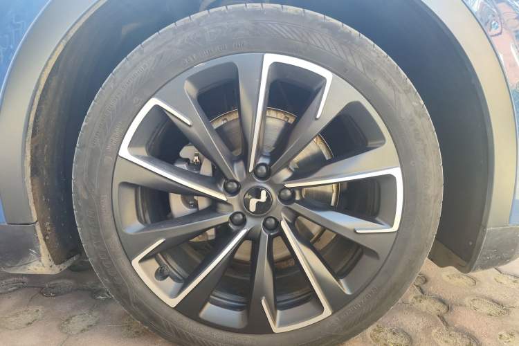 Used ONVO L60 2024 60 kWh All-Wheel Drive