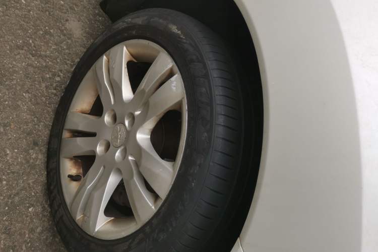 Used Peugeot 3008 2015 2.0L Automatic Classic Edition Right Front Wheel Hub