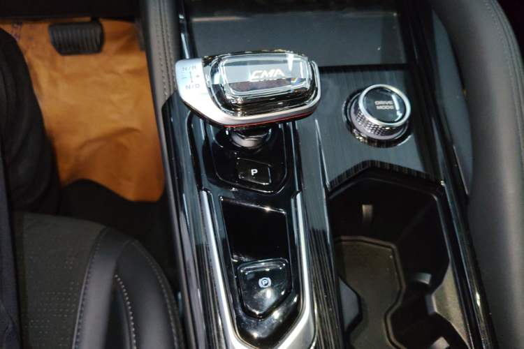 Used Geely Auto Monjaro L 2024 2.0TD High-Power Automatic Two-Wheel Drive Skyline Edition