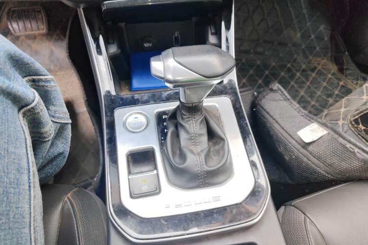 Used Dongfeng Aeolus Yixuan 2020 230T Automatic Advanced Edition Gear Lever