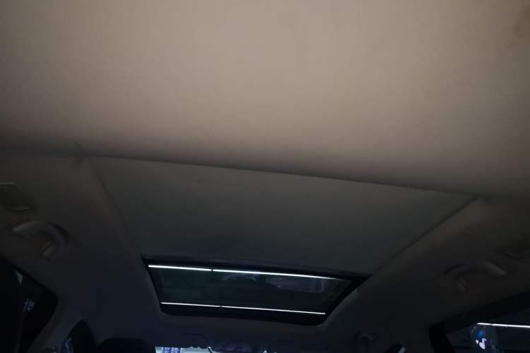 Used Baojun 530 2020 1.5T CVT Prestige Connected Version 7 Seats Headliner