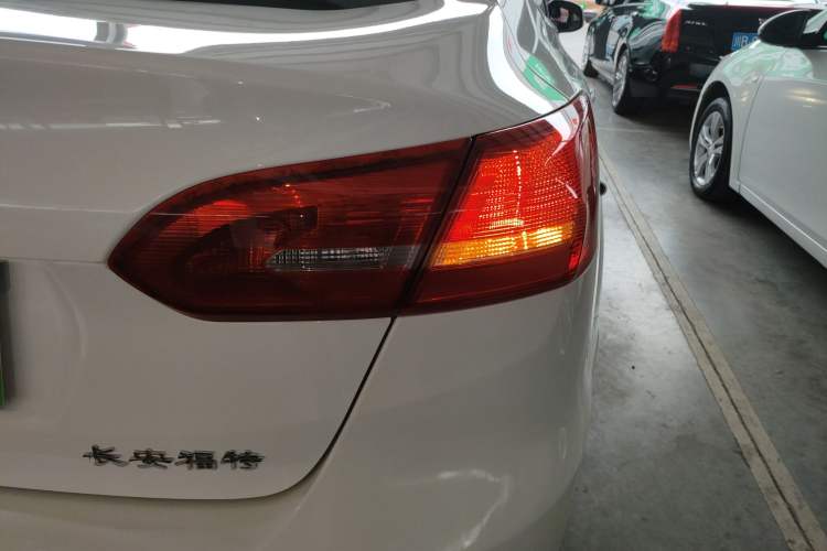 Used Ford Focus 2018 Sedan Classic 1.6L Manual Comfort Plus SmartDrive Edition