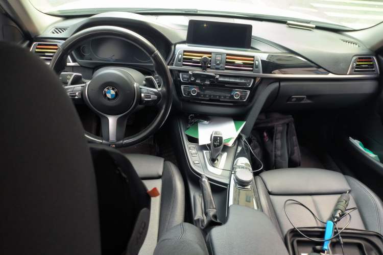 Used BMW 3 Series 2019 320Li M Sport Package Center Console