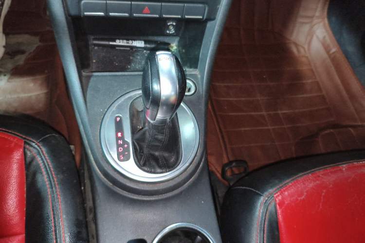 Used Volkswagen Beetle 2015 180TSI model
