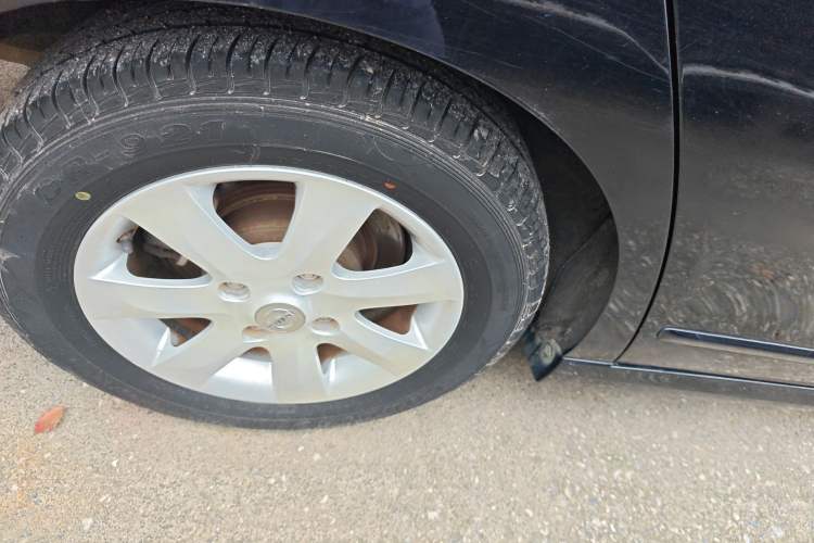 Used Nissan Sylphy 2012 Classic 1.6XE Manual Comfort Edition Right Rear Wheel Hub