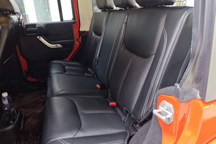 Used Jeep Wrangler 2015 3.0L Sahara Four-Door Edition
