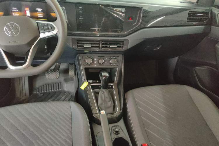 Used Volkswagen Lavida 2023 New Sharp 1.5L Automatic Excellent New Edition Audio And AC Panel