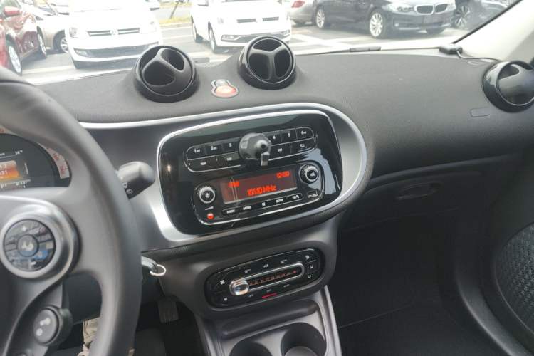 Used smart forfour 2016 1.0L 52 kW Passion Edition