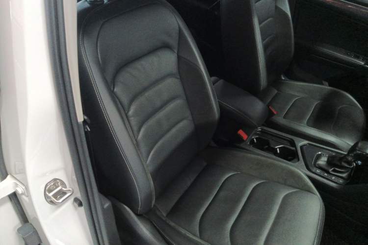 Used Volkswagen Tiguan L 2021 330TSI Automatic Two-Wheel Drive R-Line Enhanced Edition
