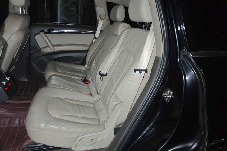 Used Audi Q7 2006 3.6 FSI quattro Base Model Left Rear Seat