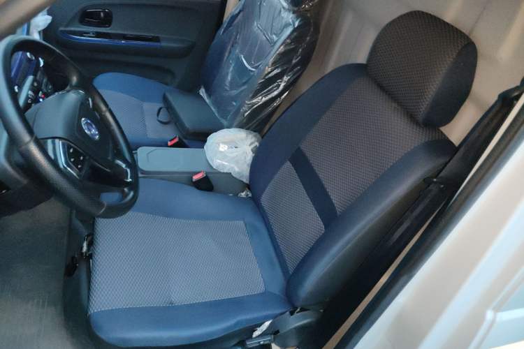 Used Dongfeng Yufeng EM27 2024 EM27L Eves Power 41.86 kWh Left Front Seat