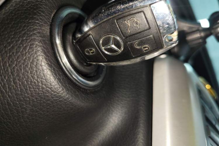 Used Mercedes-Benz SLK-Class 2011 SLK 200 Fashion Model
