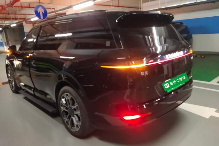 Used Lynk & Co 900 2025 2.0T Ultra Rear Left 45 Deg