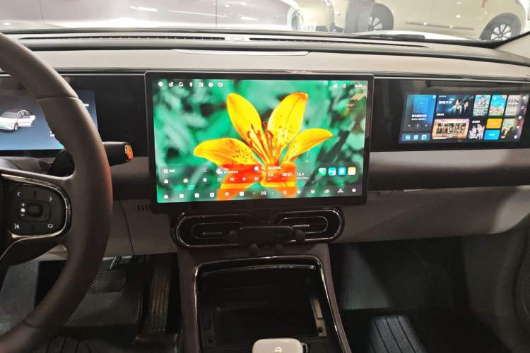 Used Leapmotor C11 2024 All-Electric 580 Luxury Edition Audio And AC Panel