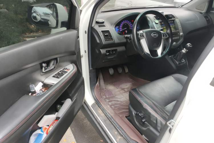 Used BYD S6 2014 1.5TI Manual Luxury 5-Seater Driver Seat