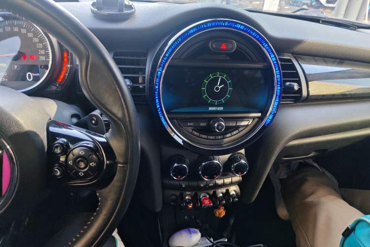 Used MINI MINI 2018 2.0T COOPER S Artist Five-Door Edition
