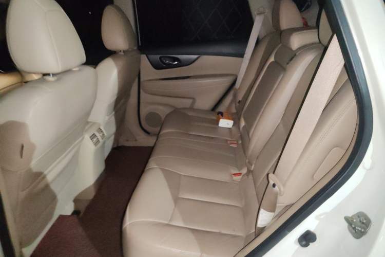 Used Nissan X-Trail 2014 2.0L CVT Comfort Edition 2WD Left Rear Seat