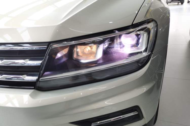 Used Volkswagen Tiguan L 2020 330TSI Automatic Two-Wheel Drive Smart Luxury Edition China VI Standard Left Front Headlight