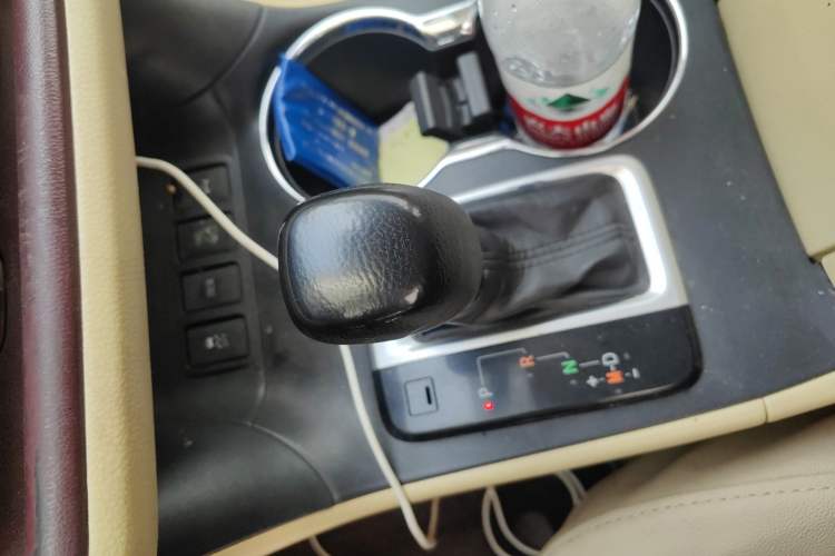 Used Toyota Highlander 2015 2.0T Four-Wheel Drive Elite Edition 7-Seater Gear Lever