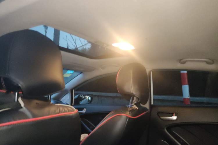 Used Kia K3 2013 1.6L Manual GLS Headliner