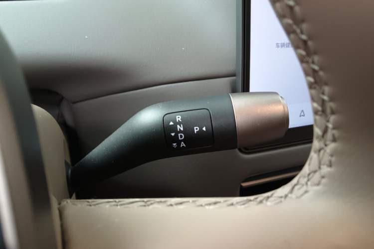 Used Li Auto Li Auto i6 2025 Model Two-Wheel-Drive Standard Type
