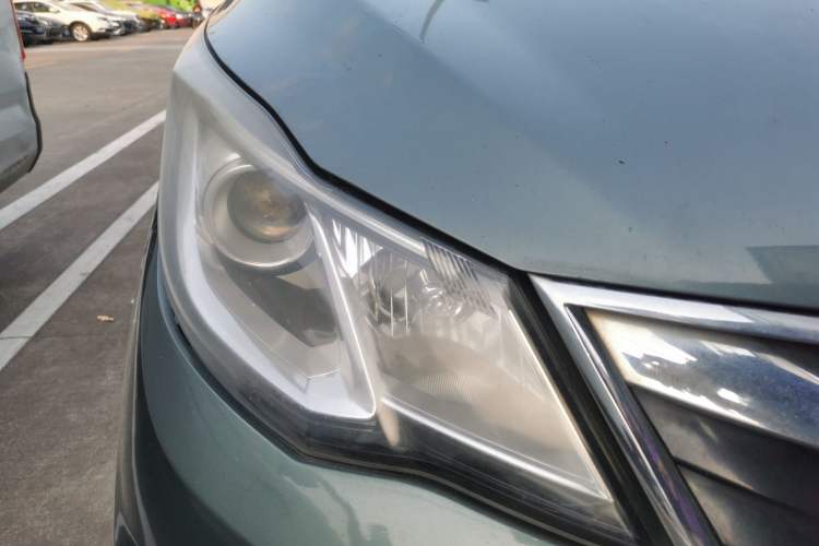 Used CHANGAN KAICHENG Oushang A600 2016 1.5L Manual Luxury 7-Seater Right Front Headlight