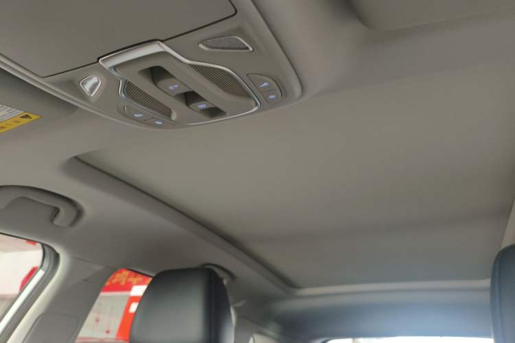 Used Roewe RX5 2025 PLUS 330TGI Automatic Trendsetting Smart Edition Headliner