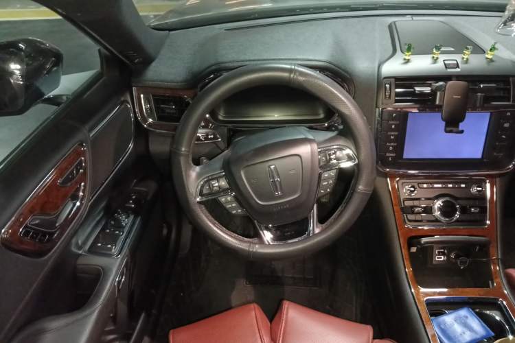 Used Lincoln Continental 2019 2.0T Two-Wheel Drive Luxury Edition China VI Standard