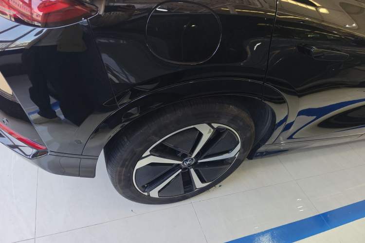 Used BYD Song L EV 2025 Intelligent Driving Version 662 km LiDAR Excellence Edition Right Rear Wheel Hub