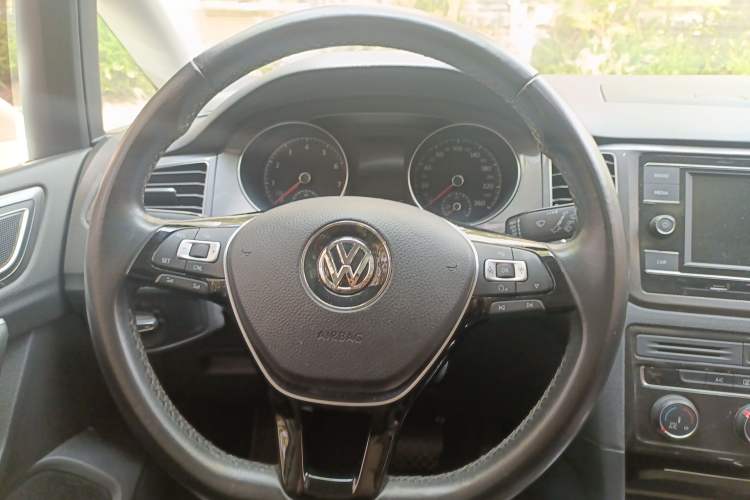 Used Volkswagen Golf Sportsvan 2018 230TSI Automatic Trend Edition Steering Wheel