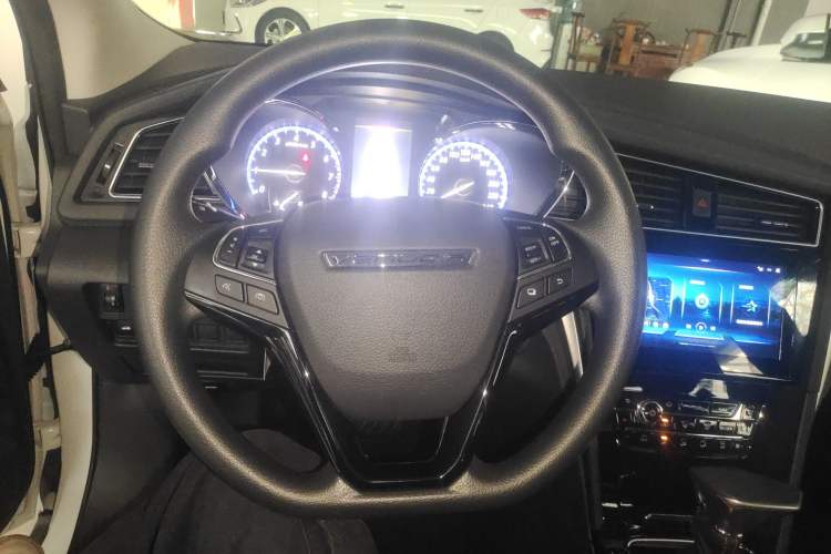 Used Venucia D60 2019 1.6L XL CVT Smart Connect Elite Edition