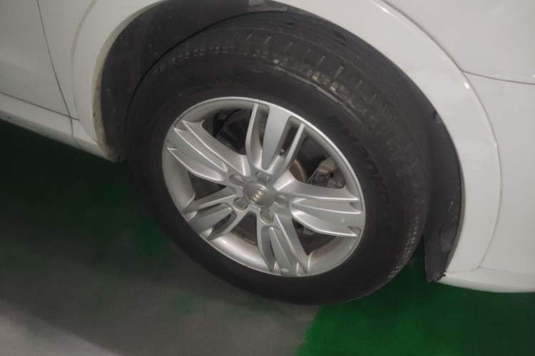 Used Audi Q3 2015 35 TFSI quattro Millionth Anniversary Edition Right Front Wheel Hub