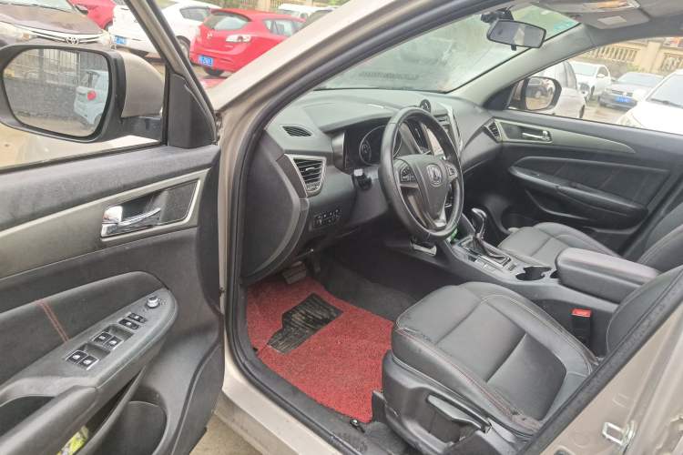 Used CHANGAN CS75 2014 1.8T Automatic Elite Model China IV Standard Driver Seat